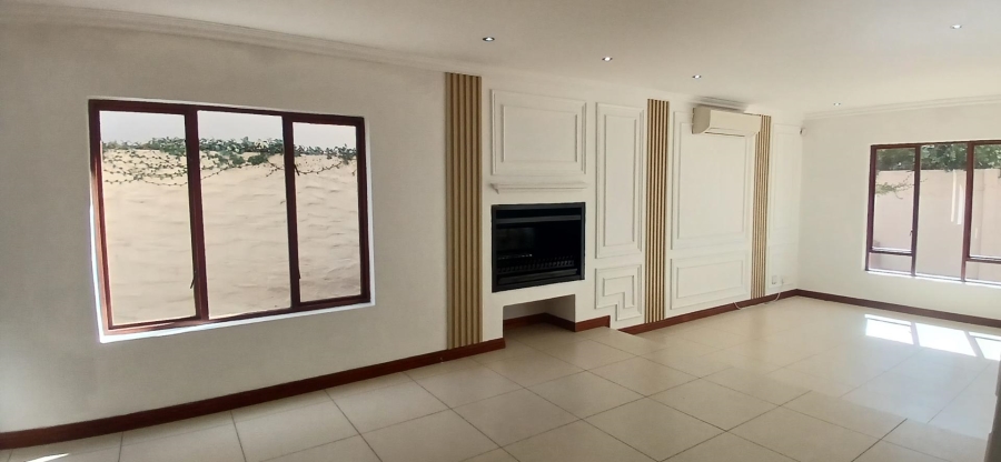 To Let 5 Bedroom Property for Rent in Broadacres Gauteng