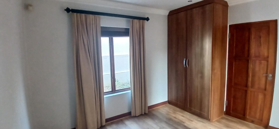 To Let 5 Bedroom Property for Rent in Broadacres Gauteng