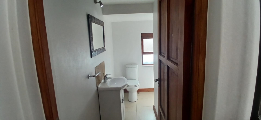 To Let 5 Bedroom Property for Rent in Broadacres Gauteng
