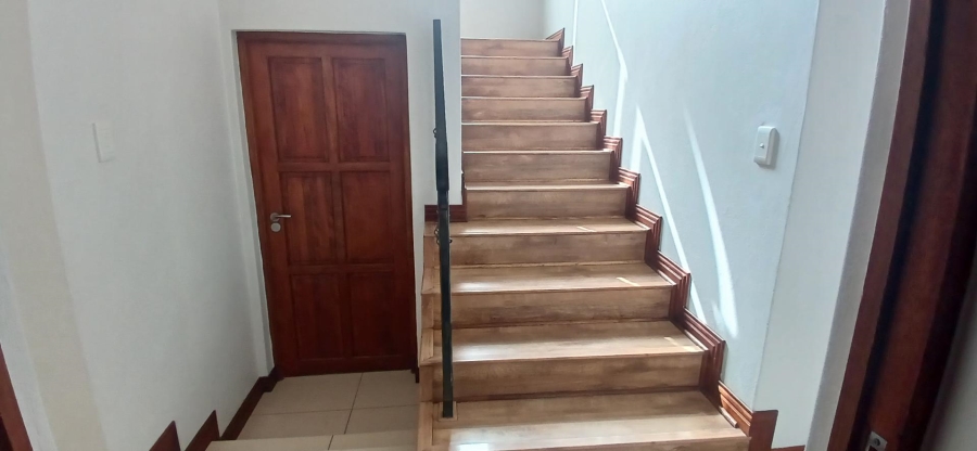 To Let 5 Bedroom Property for Rent in Broadacres Gauteng