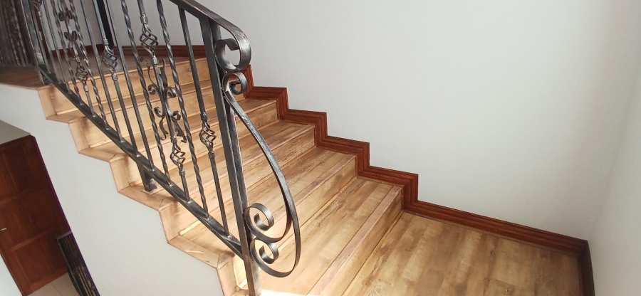 To Let 5 Bedroom Property for Rent in Broadacres Gauteng