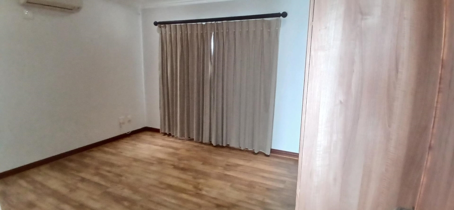 To Let 5 Bedroom Property for Rent in Broadacres Gauteng