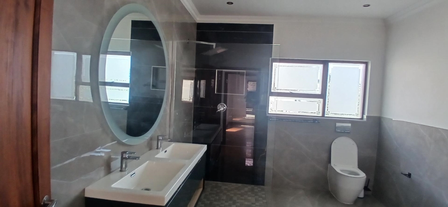 To Let 5 Bedroom Property for Rent in Broadacres Gauteng