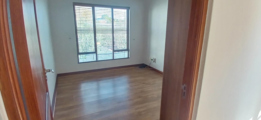 To Let 5 Bedroom Property for Rent in Broadacres Gauteng
