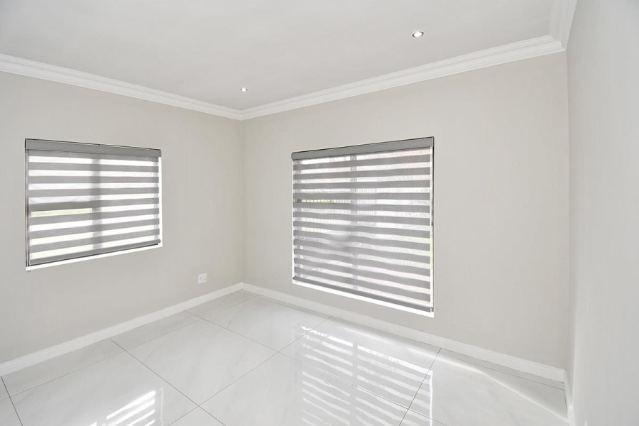 To Let 4 Bedroom Property for Rent in Midlands Estate Gauteng
