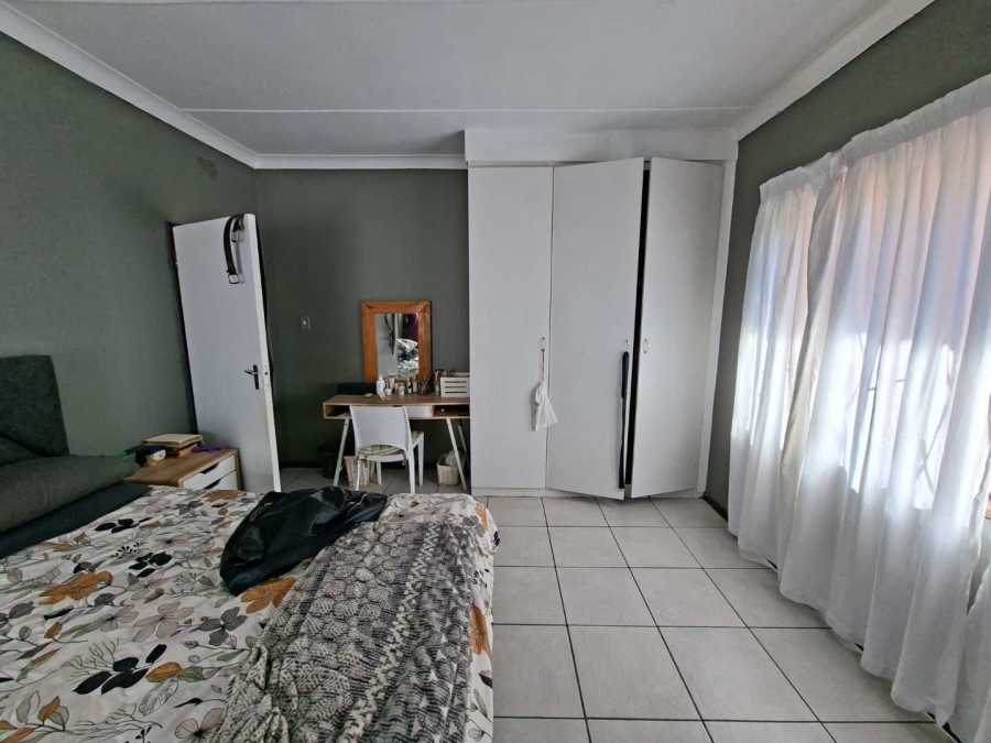 To Let 3 Bedroom Property for Rent in Booysens Gauteng