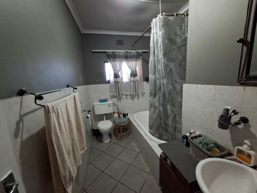 To Let 3 Bedroom Property for Rent in Booysens Gauteng