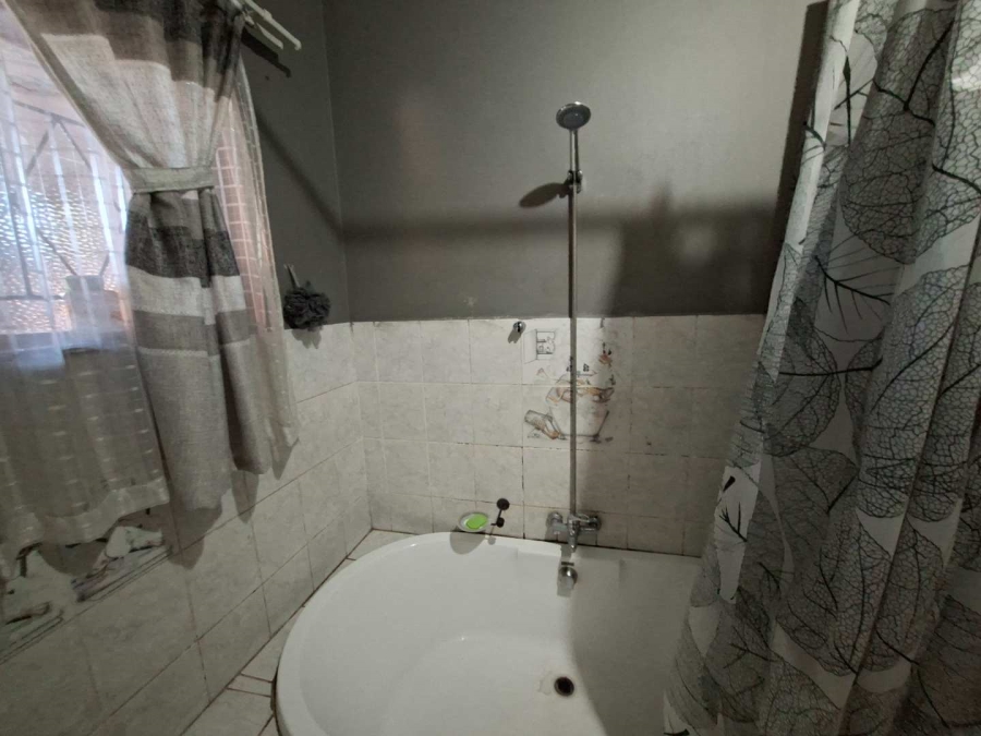 To Let 3 Bedroom Property for Rent in Booysens Gauteng