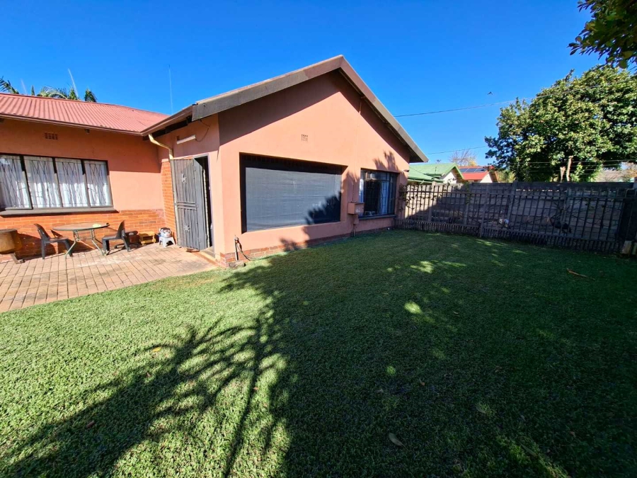 To Let 3 Bedroom Property for Rent in Booysens Gauteng