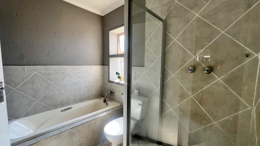 2 Bedroom Property for Sale in Winchester Hills Gauteng