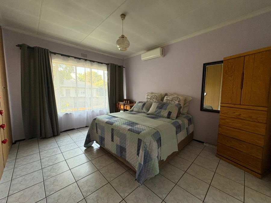 4 Bedroom Property for Sale in Van Riebeeck Park Gauteng
