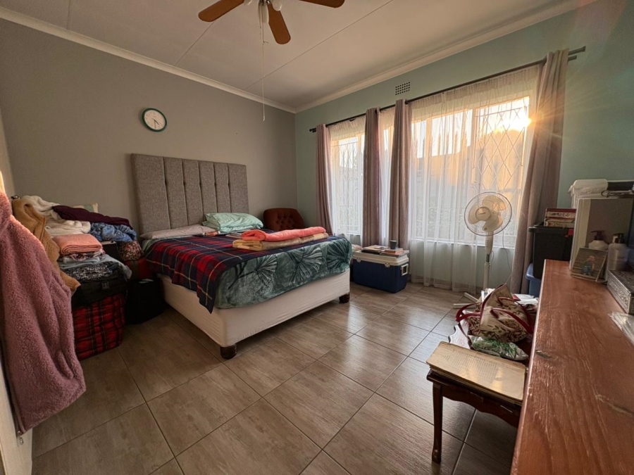 4 Bedroom Property for Sale in Van Riebeeck Park Gauteng