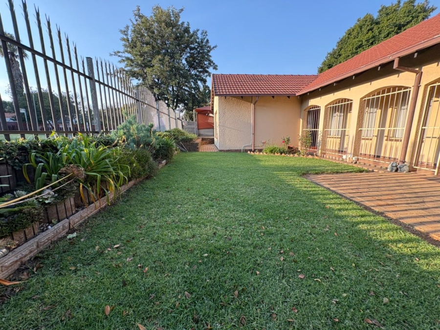 4 Bedroom Property for Sale in Van Riebeeck Park Gauteng
