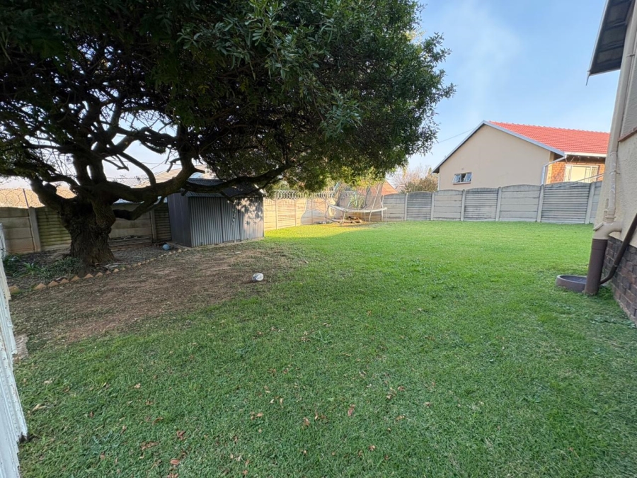 4 Bedroom Property for Sale in Van Riebeeck Park Gauteng