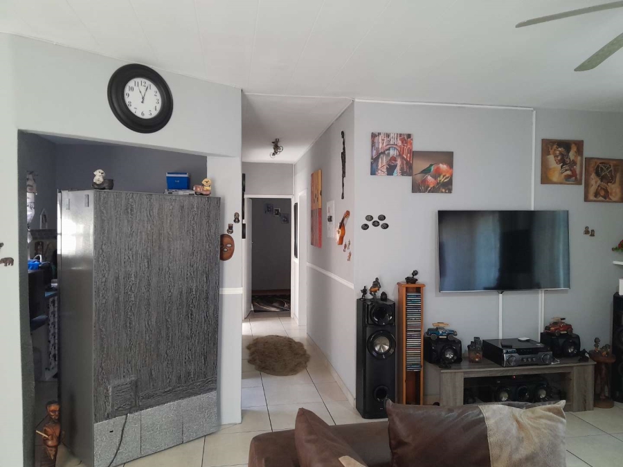 2 Bedroom Property for Sale in South Crest Gauteng