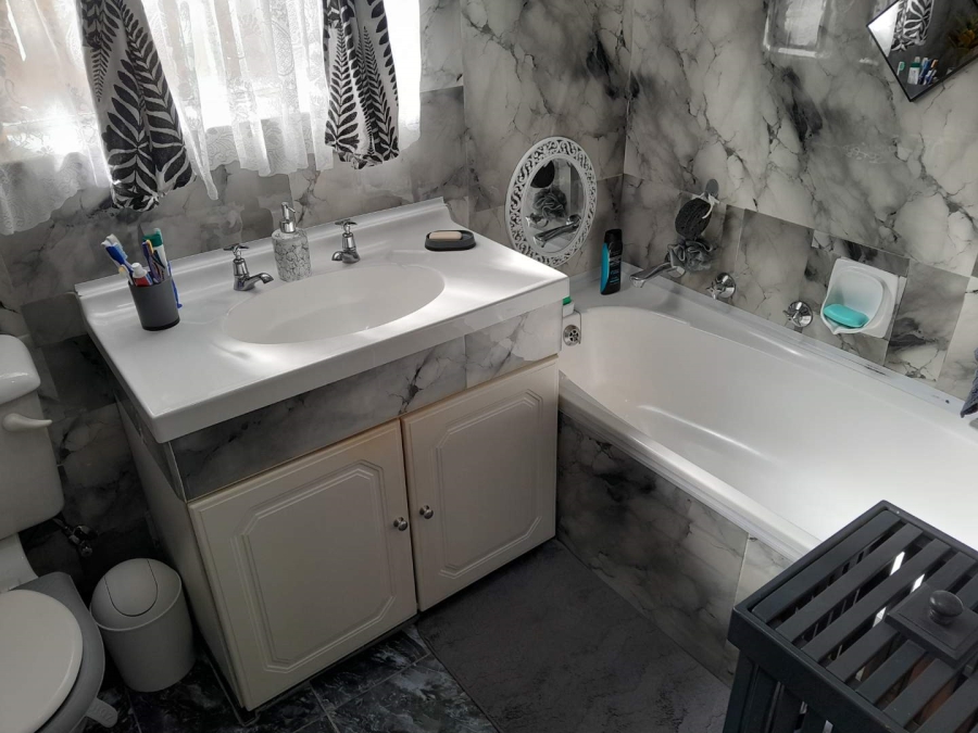 2 Bedroom Property for Sale in South Crest Gauteng
