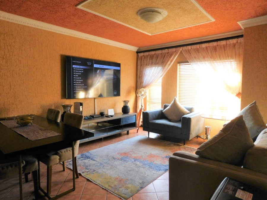 2 Bedroom Property for Sale in Albertsdal Gauteng