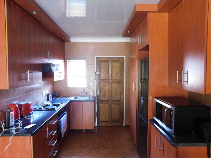 2 Bedroom Property for Sale in Albertsdal Gauteng