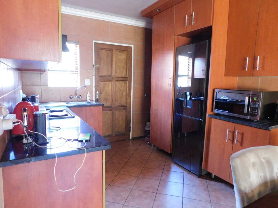 2 Bedroom Property for Sale in Albertsdal Gauteng