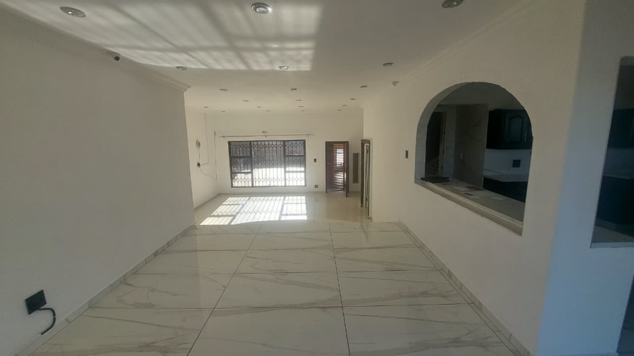 4 Bedroom Property for Sale in Bassonia Gauteng