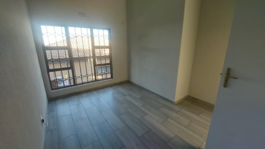 4 Bedroom Property for Sale in Bassonia Gauteng