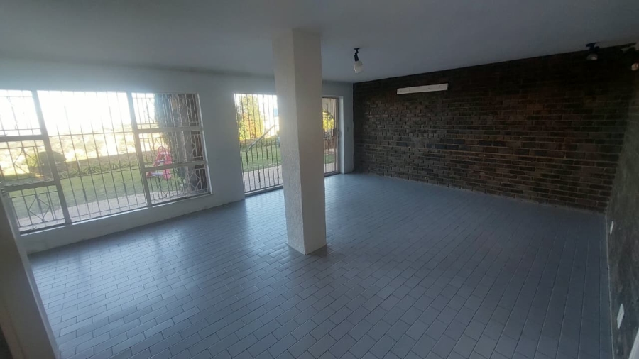 4 Bedroom Property for Sale in Bassonia Gauteng