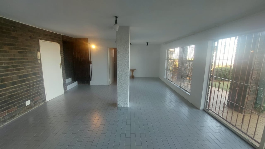 4 Bedroom Property for Sale in Bassonia Gauteng
