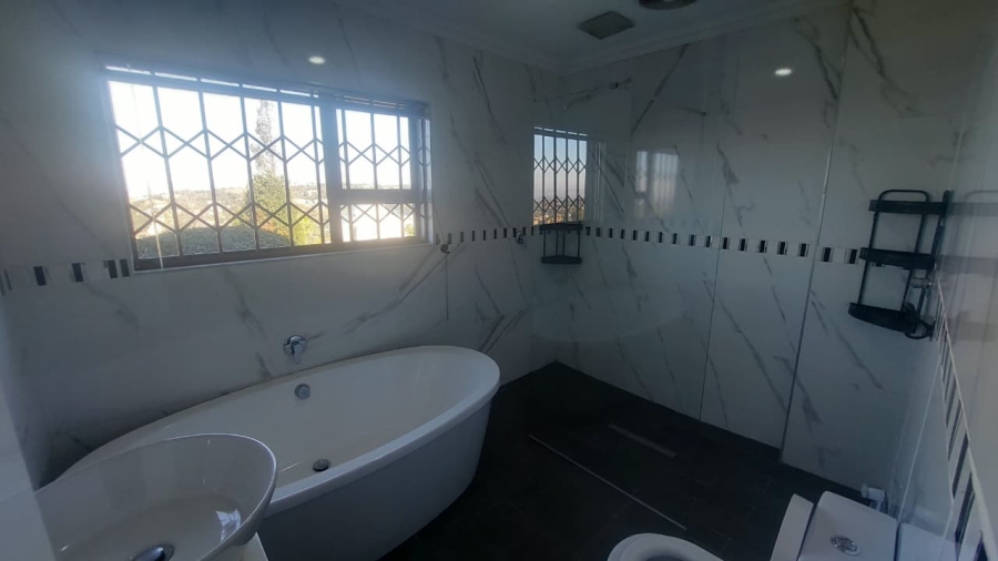 4 Bedroom Property for Sale in Bassonia Gauteng