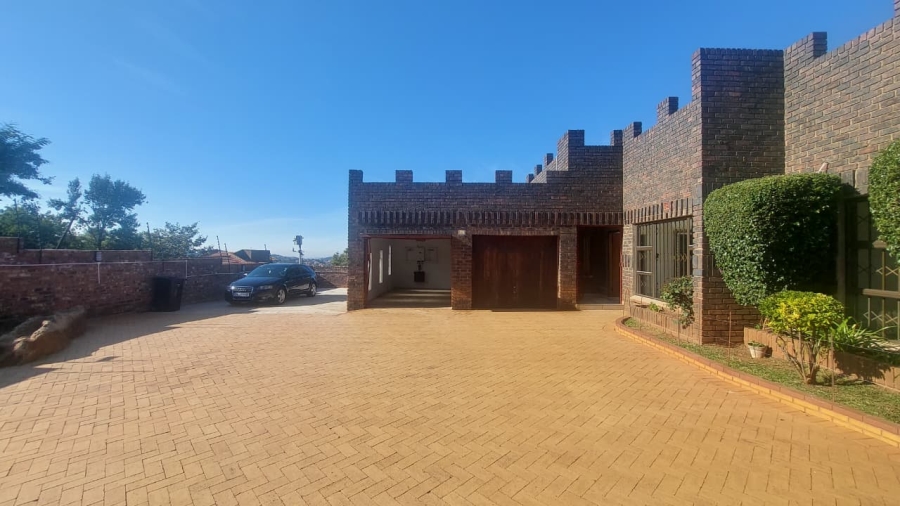 4 Bedroom Property for Sale in Bassonia Gauteng