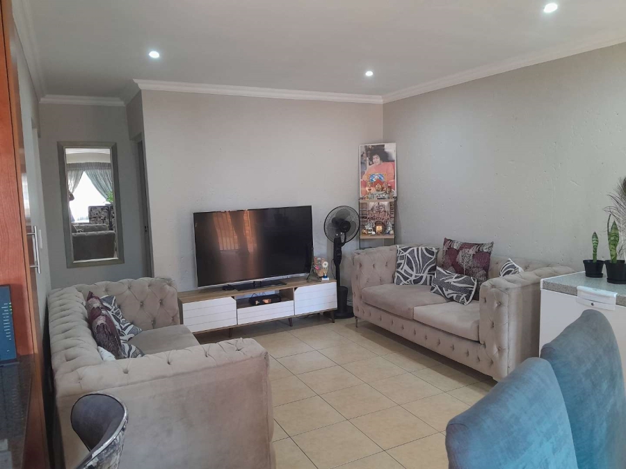 2 Bedroom Property for Sale in New Redruth Gauteng