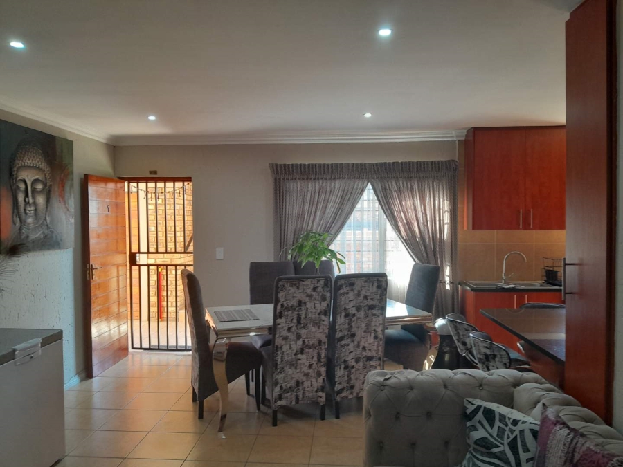 2 Bedroom Property for Sale in New Redruth Gauteng