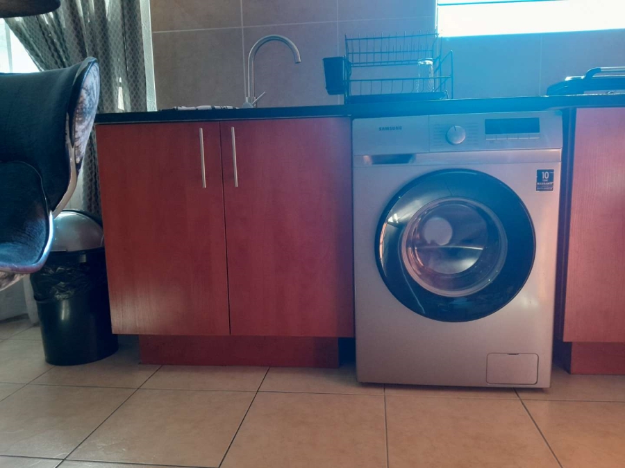 2 Bedroom Property for Sale in New Redruth Gauteng
