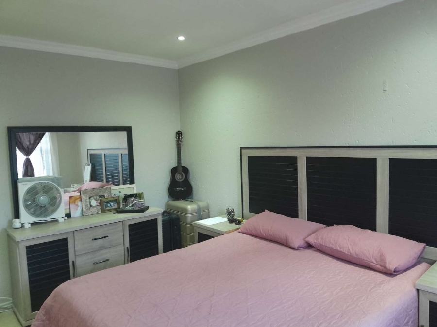 2 Bedroom Property for Sale in New Redruth Gauteng