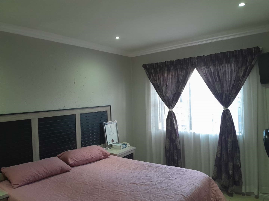 2 Bedroom Property for Sale in New Redruth Gauteng