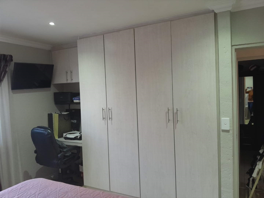 2 Bedroom Property for Sale in New Redruth Gauteng