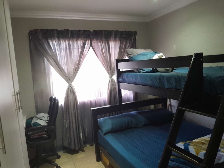 2 Bedroom Property for Sale in New Redruth Gauteng