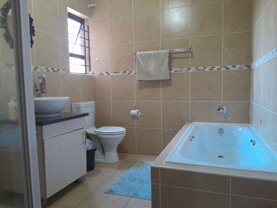 2 Bedroom Property for Sale in New Redruth Gauteng