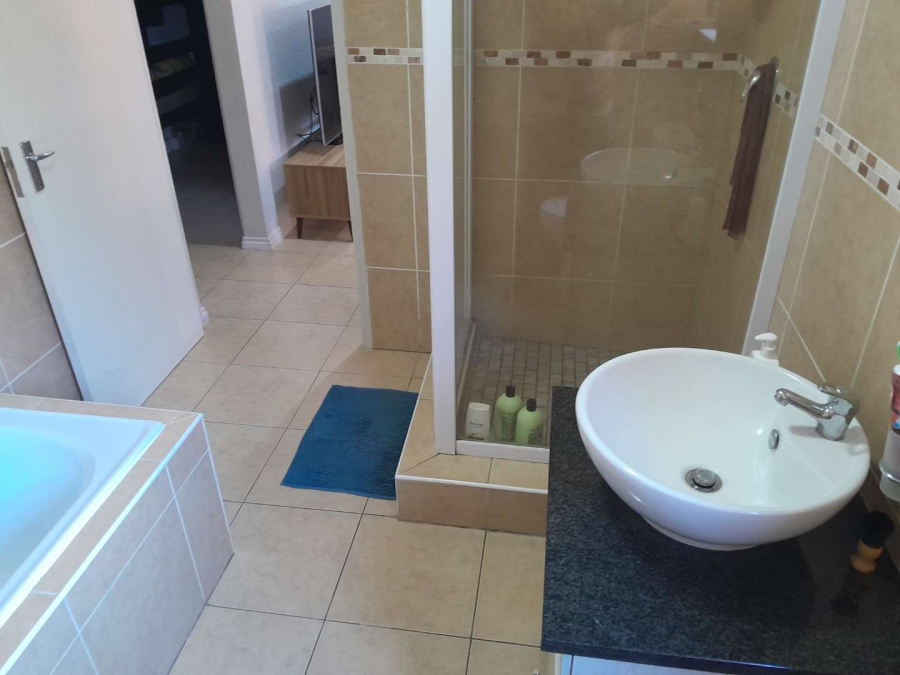 2 Bedroom Property for Sale in New Redruth Gauteng