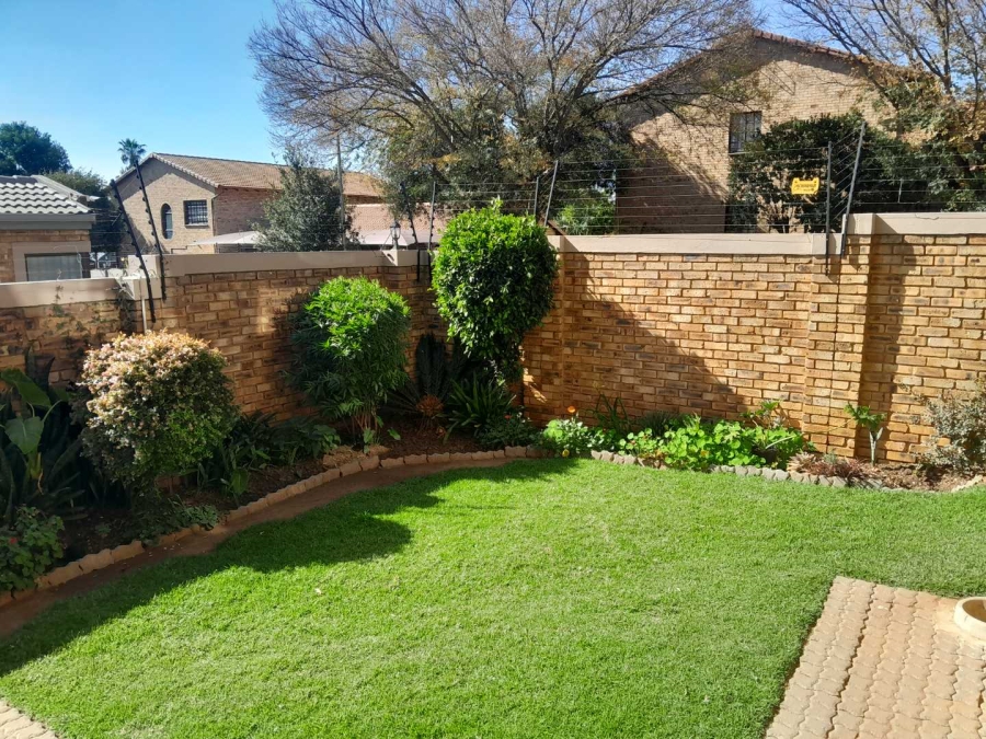 2 Bedroom Property for Sale in New Redruth Gauteng