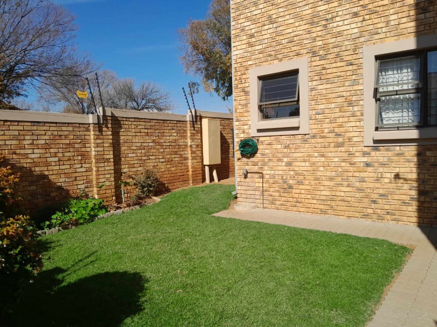 2 Bedroom Property for Sale in New Redruth Gauteng