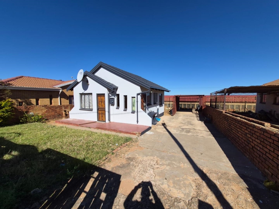 2 Bedroom Property for Sale in Soshanguve WW Gauteng
