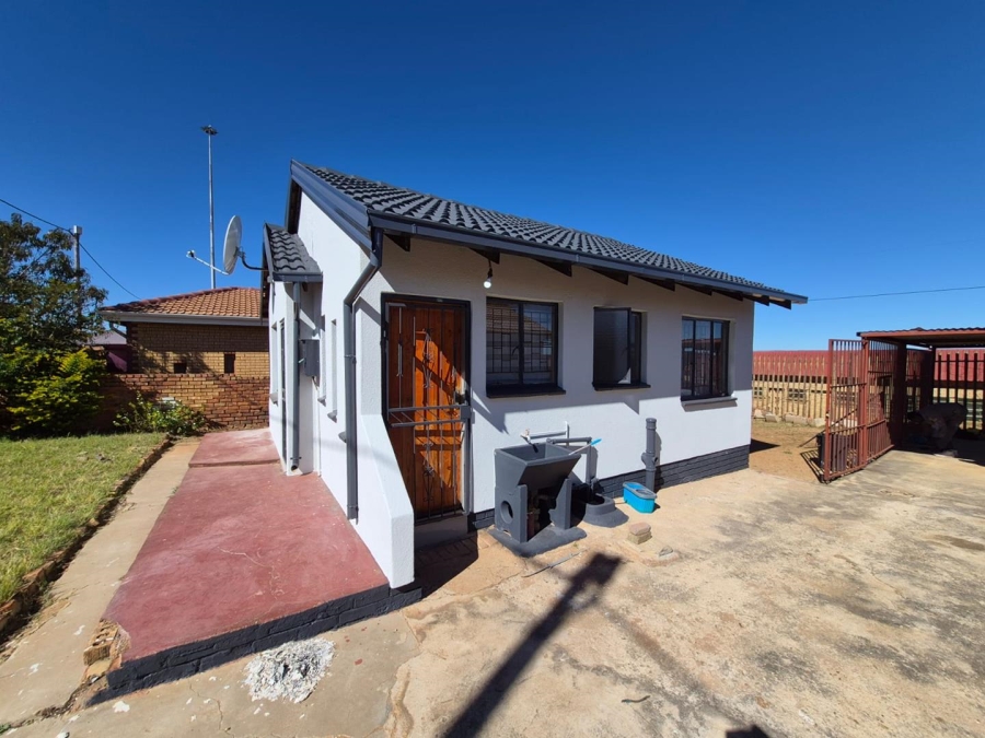 2 Bedroom Property for Sale in Soshanguve WW Gauteng