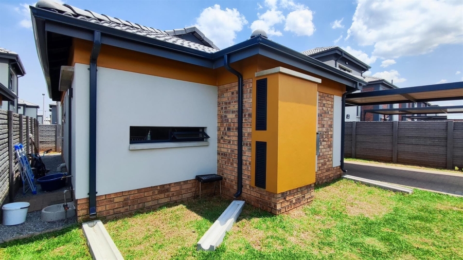 3 Bedroom Property for Sale in Albertsdal Gauteng