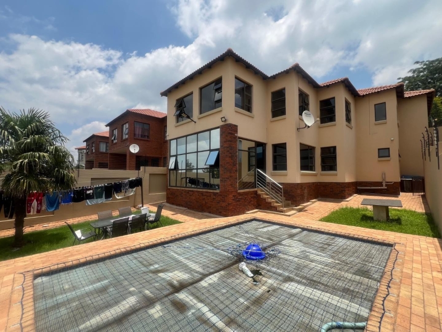3 Bedroom Property for Sale in South Crest Gauteng