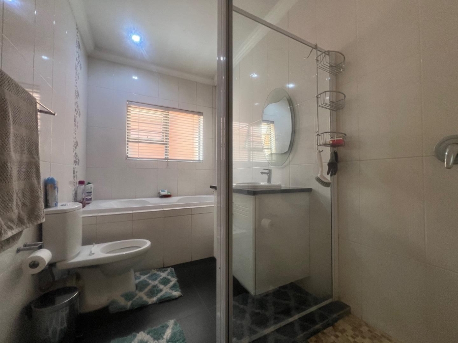 3 Bedroom Property for Sale in South Crest Gauteng