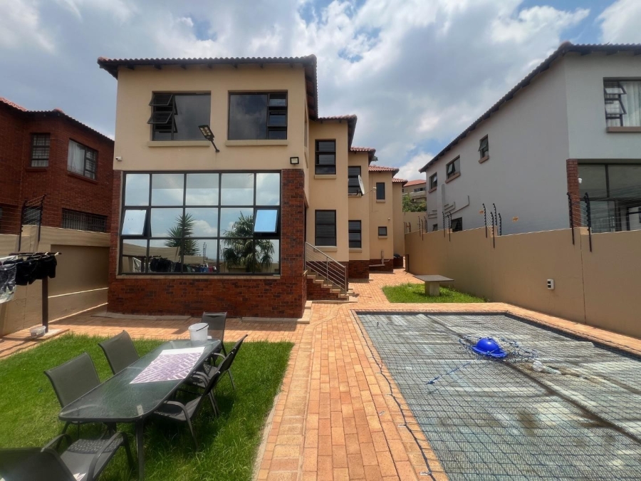 3 Bedroom Property for Sale in South Crest Gauteng