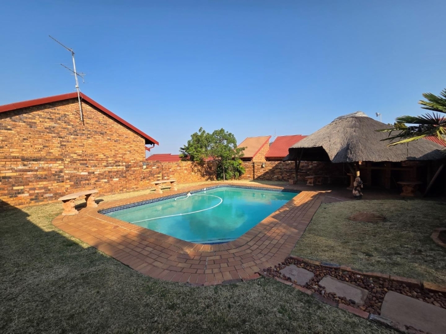 3 Bedroom Property for Sale in South Crest Gauteng