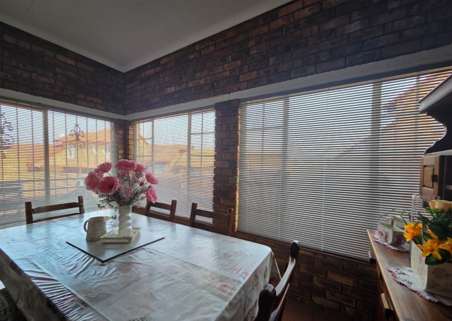 3 Bedroom Property for Sale in South Crest Gauteng