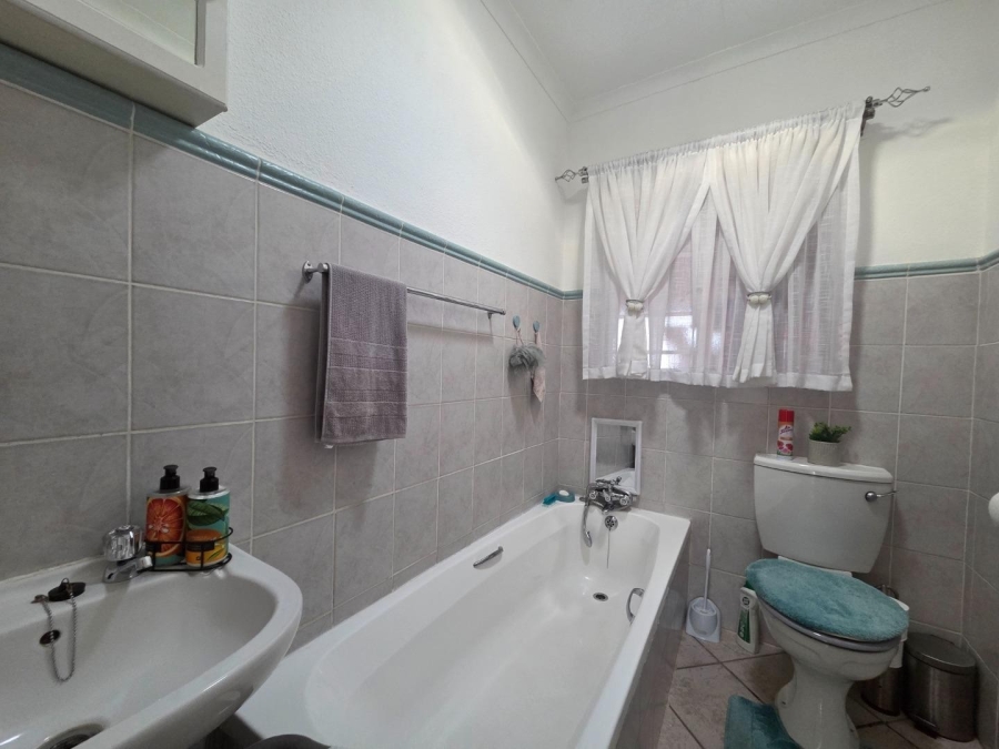 3 Bedroom Property for Sale in South Crest Gauteng