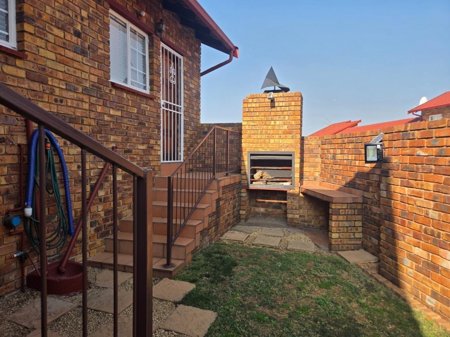 3 Bedroom Property for Sale in South Crest Gauteng